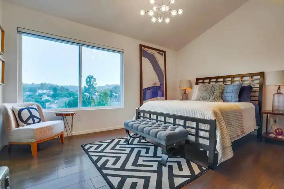 Troy Hill Villa *