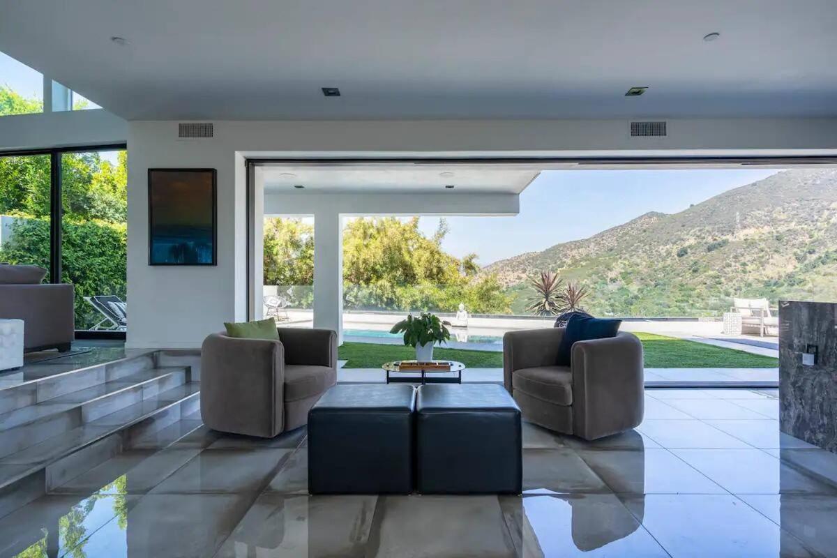 Troy Hill Villa *