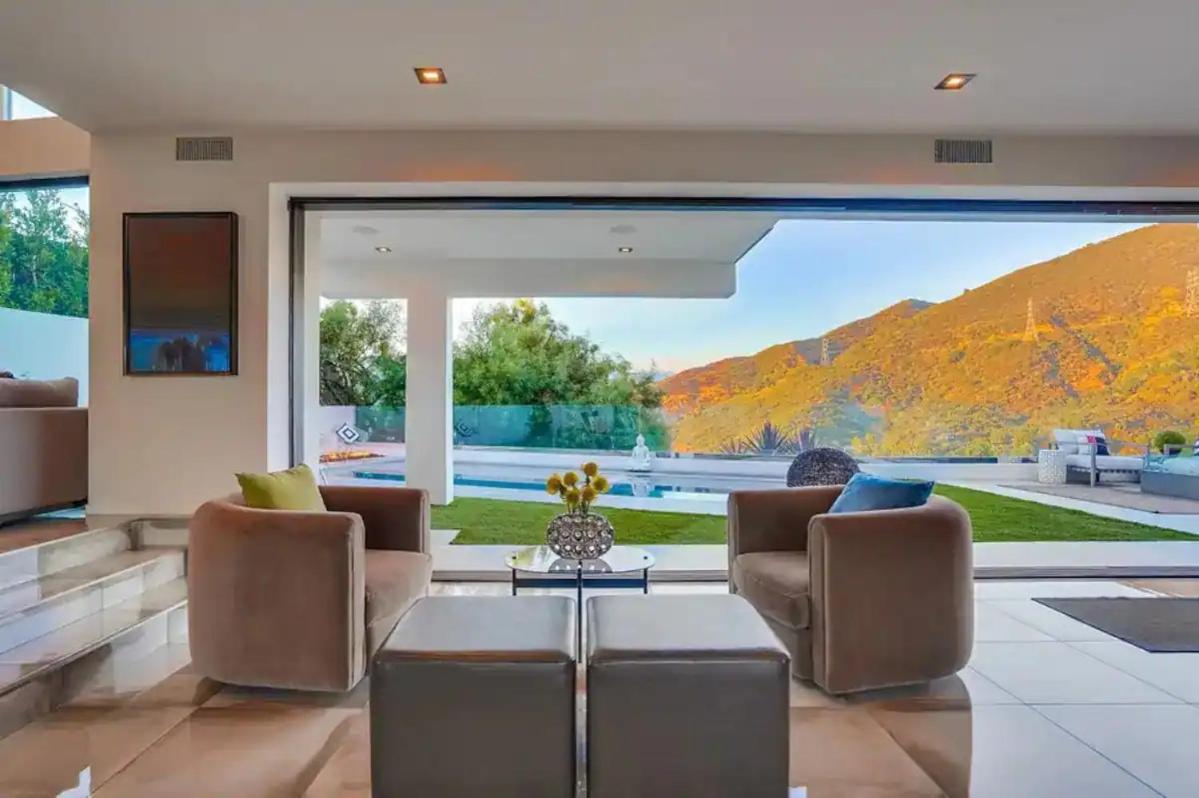 Troy Hill * Los Angeles