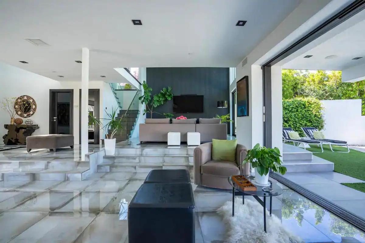 Villa Troy Hill