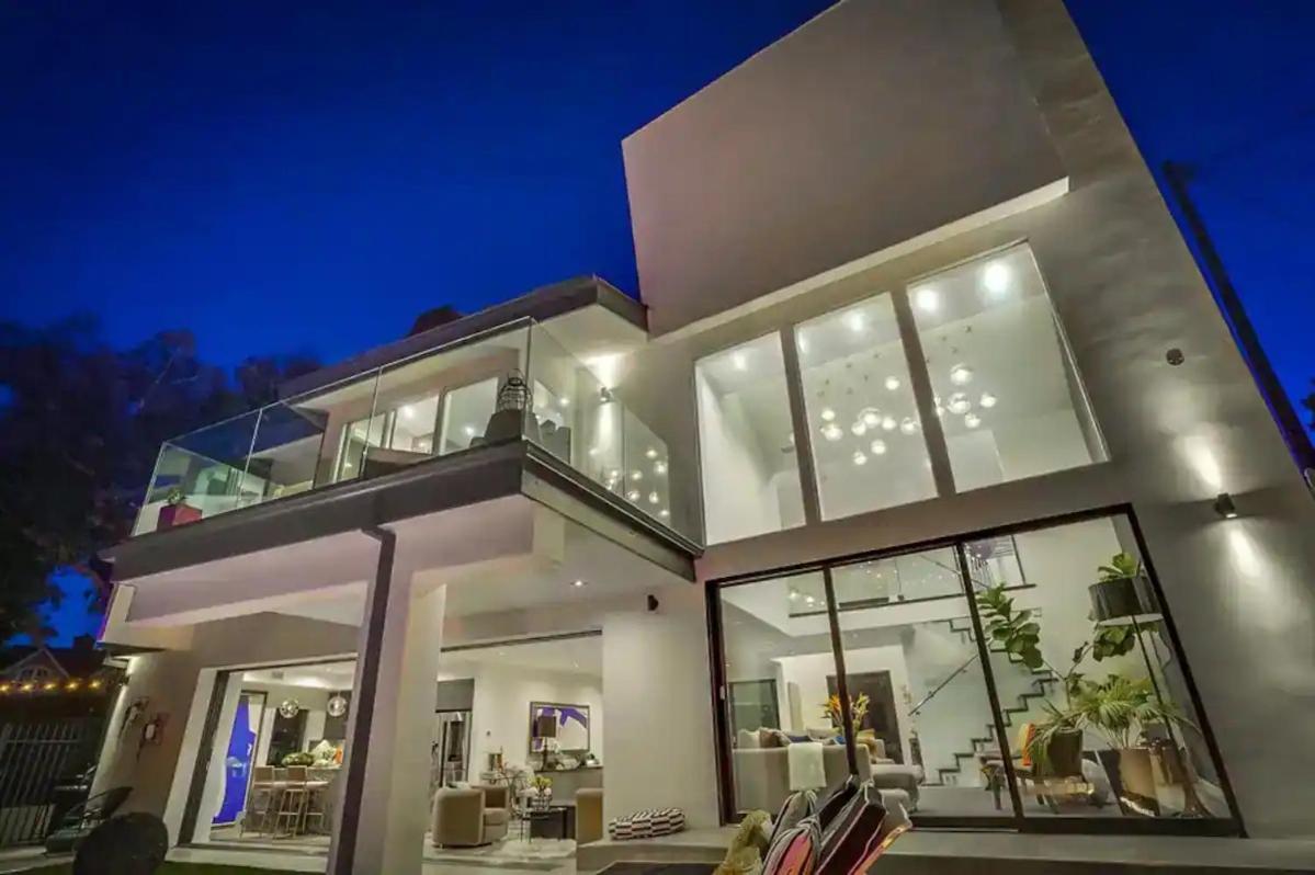 Troy Hill Villa *