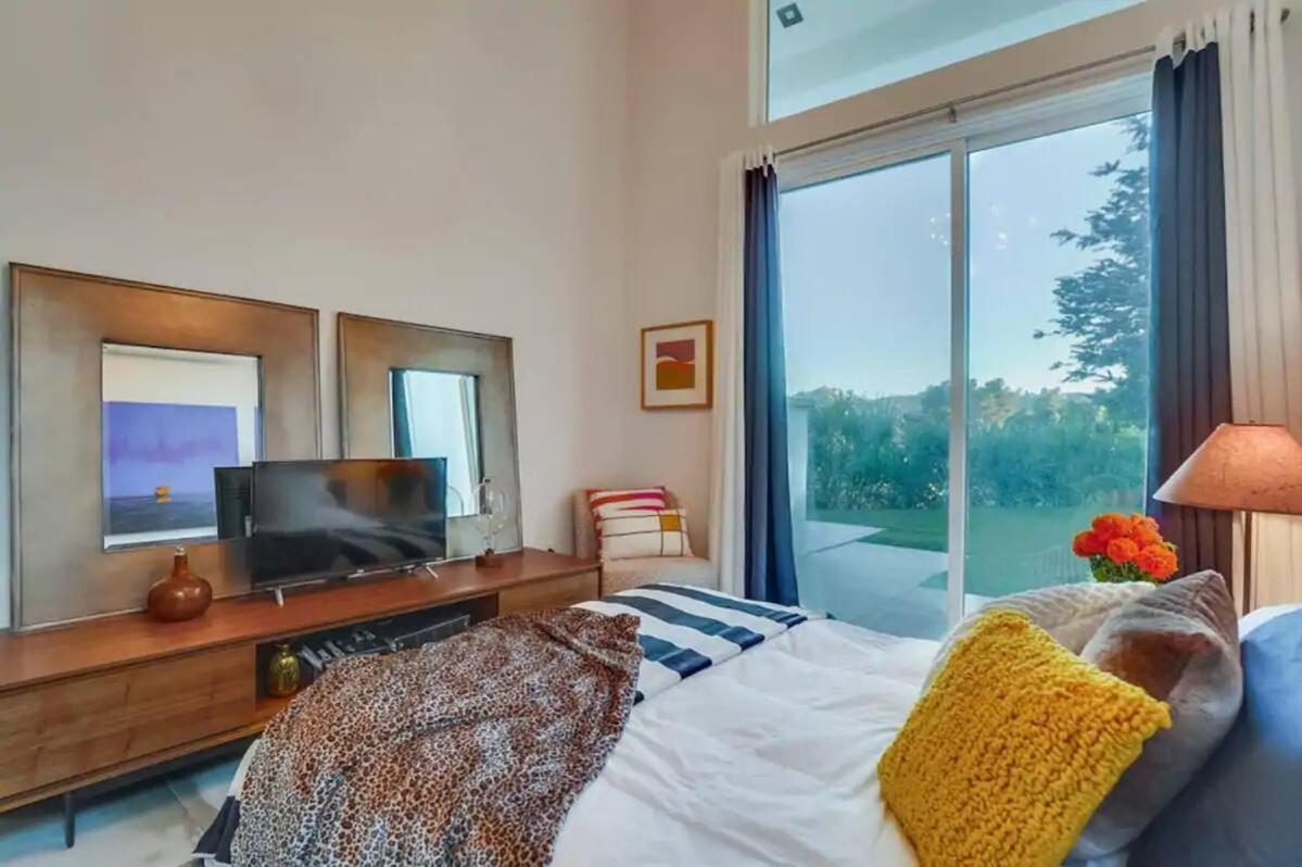 Troy Hill Villa